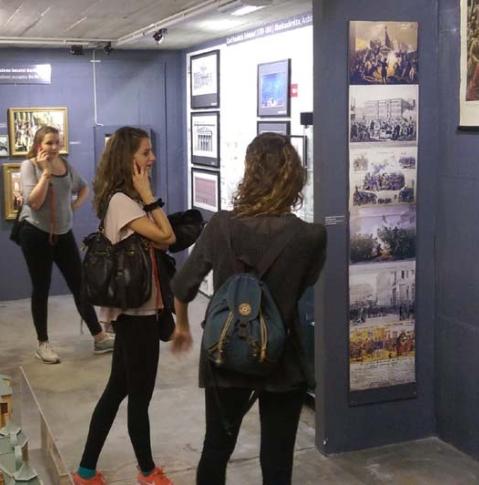 Berlin Story Museum Besucher im Berlin Story Museum